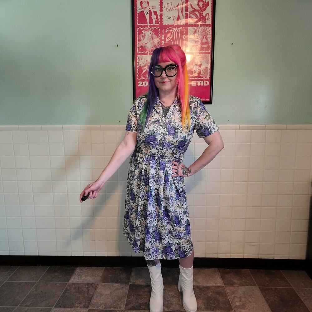 Vintage 70s 80s Purple Rose Floral Short Sleeve V Neck A Line Midi Dress